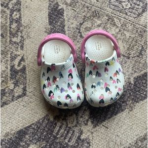 Toddler heart design crocs